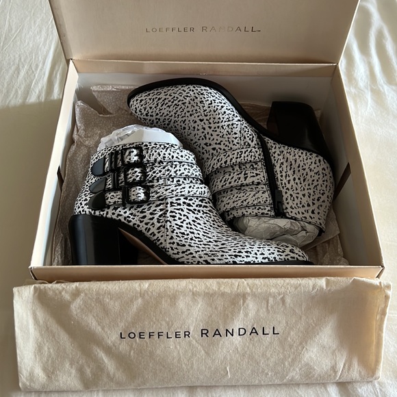 NWT Loeffler Randall Eugenie Booties size 9B - Picture 7 of 14